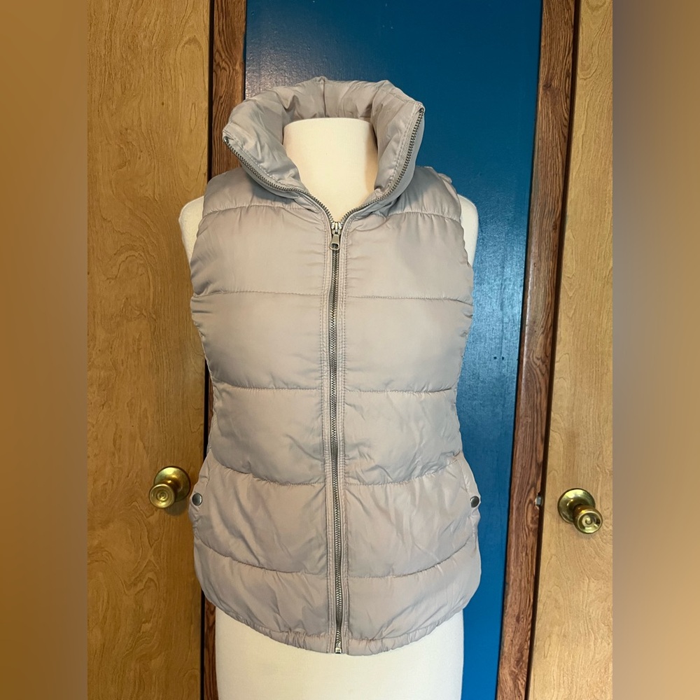 Taupe Winter Puffer Vest with pockets